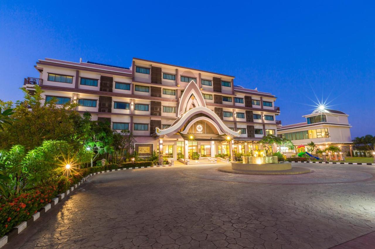 Phanomrungpuri Hotel Buriram Nang Rong Ngoại thất bức ảnh