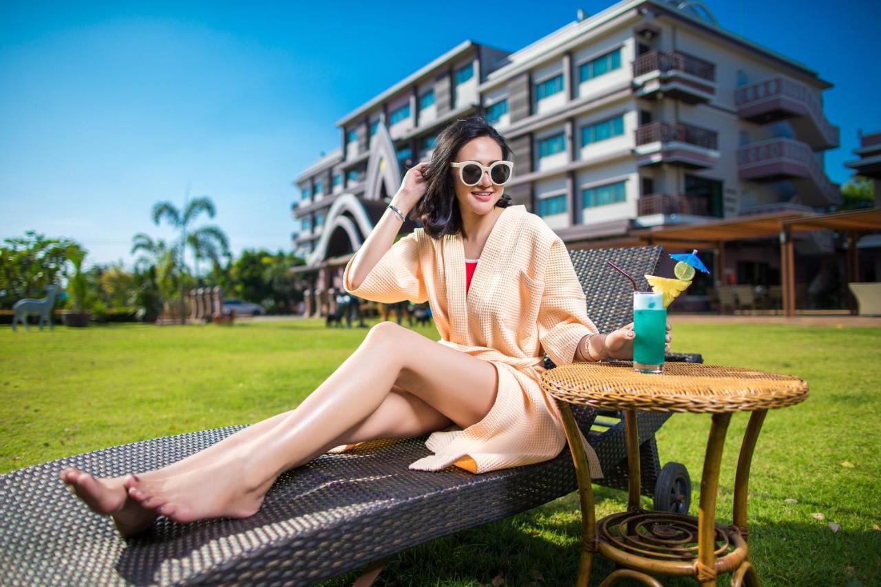 Phanomrungpuri Hotel Buriram Nang Rong Ngoại thất bức ảnh